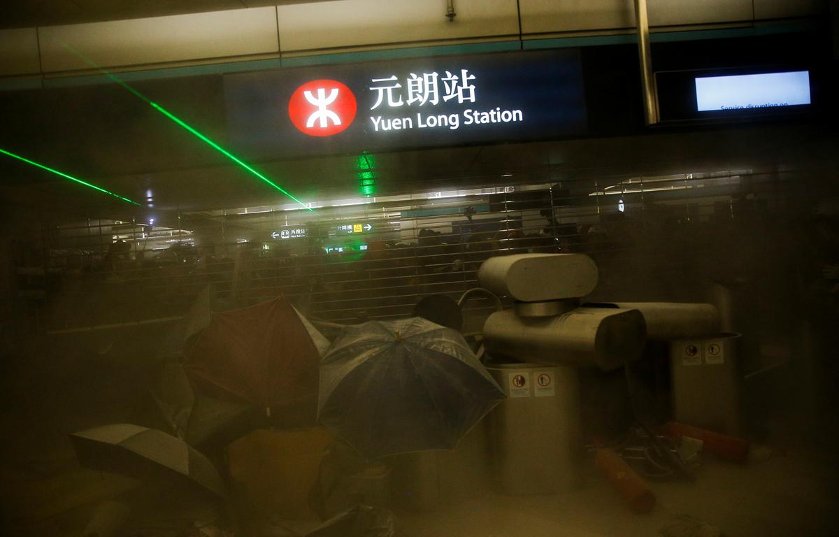 Banks condemn Hong Kong violence as jewellers seek to put off big trade fair