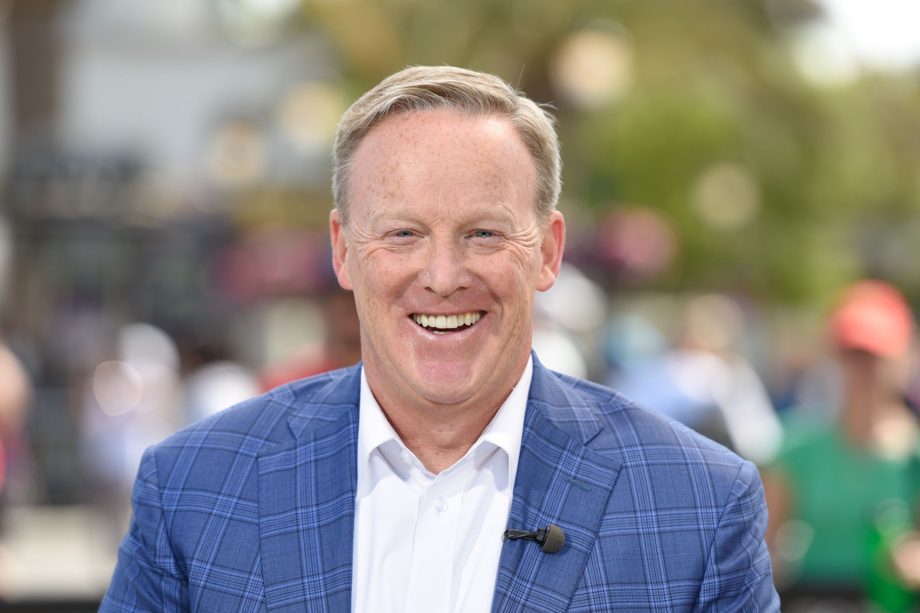 Sean Spicer previews his ‘Dancing with the Stars’ dance moves on ‘Fox & Friends’
